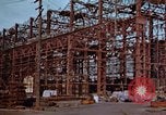 Image usine productrice de gaz Honshu Japon Kure Base navale, 1946, de la seconde 45 séquences d'archives historiques vidéo 65675052638