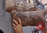 Standbild US Submarine rettet japanischen Überlebenden auf See Pazifik, 1945, aus Sekunde 48 historischem Filmmaterial Videoclip 65675052639