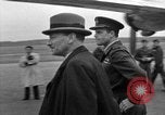 Image Clement Attlee R Berlin Allemagne Gatow Airport, 1945, de la seconde 41 séquences d'archives historiques vidéo 65675052647