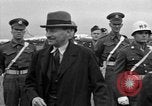 Image Clement Attlee R Berlin Allemagne Gatow Airport, 1945, de la seconde 45 séquences d'archives historiques vidéo 65675052647