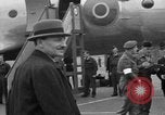 Image Clement Attlee R Berlin Allemagne Gatow Airport, 1945, de la seconde 48 séquences d'archives historiques vidéo 65675052647