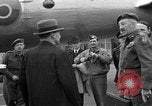 Image Clement Attlee R Berlin Allemagne Gatow Airport, 1945, de la seconde 50 séquences d'archives historiques vidéo 65675052647