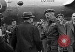 Image Clement Attlee R Berlin Allemagne Gatow Airport, 1945, de la seconde 51 séquences d'archives historiques vidéo 65675052647