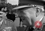 Image Winston Churchill Berlin Allemagne Gatow Airport, 1945, de la seconde 25 séquences d'archives historiques vidéo 65675052650