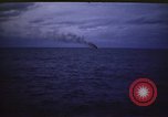Standbild Japanische Schiff Brennen von Amerikanischen u-boot Angriff Palau Inseln, 1945, aus Sekunde 1 historischem Filmmaterial Videoclip 65675052652