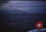 Standbild Japanische Schiff Brennen von Amerikanischen u-boot Angriff Palau Inseln, 1945, aus Sekunde 4 historischem Filmmaterial Videoclip 65675052652