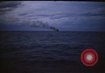 Standbild Japanische Schiff Brennen von Amerikanischen u-boot Angriff Palau Inseln, 1945, aus Sekunde 5 historischem Filmmaterial Videoclip 65675052652