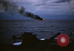 Standbild Japanische Schiff Brennen von Amerikanischen u-boot Angriff Palau Inseln, 1945, aus Sekunde 10 historischem Filmmaterial Videoclip 65675052652
