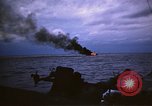 Standbild Japanische Schiff Brennen von Amerikanischen u-boot Angriff Palau Inseln, 1945, aus Sekunde 18 historischem Filmmaterial Videoclip 65675052652