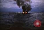 Standbild Japanische Schiff Brennen von Amerikanischen u-boot Angriff Palau Inseln, 1945, aus Sekunde 23 historischem Filmmaterial Videoclip 65675052652