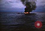 Standbild Japanische Schiff Brennen von Amerikanischen u-boot Angriff Palau Inseln, 1945, aus Sekunde 27 historischem Filmmaterial Videoclip 65675052652