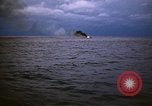 Standbild Japanische Schiff Brennen von Amerikanischen u-boot Angriff Palau Inseln, 1945, aus Sekunde 48 historischem Filmmaterial Videoclip 65675052652