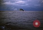 Standbild Japanische Schiff Brennen von Amerikanischen u-boot Angriff Palau Inseln, 1945, aus Sekunde 50 historischem Filmmaterial Videoclip 65675052652