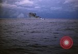 Standbild Japanische Schiff Brennen von Amerikanischen u-boot Angriff Palau Inseln, 1945, aus Sekunde 55 historischem Filmmaterial Videoclip 65675052652
