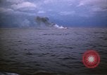 Standbild Japanische Schiff Brennen von Amerikanischen u-boot Angriff Palau Inseln, 1945, aus Sekunde 60 historischem Filmmaterial Videoclip 65675052652