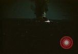Standbild Japanische Frachter explodiert aus amerikanischen Torpedos Palau Inseln, 1945, aus Sekunde 9 historischem Filmmaterial Videoclip 65675052653