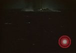 Standbild Japanische Frachter explodiert aus amerikanischen Torpedos Palau Inseln, 1945, aus Sekunde 14 historischem Filmmaterial Videoclip 65675052653