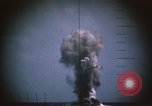 Standbild US Navy u-boot Torpedos markante Japanischen Schiff Palau Inseln, 1945, aus Sekunde 31 historischem Filmmaterial Videoclip 65675052654