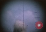 Standbild US Navy u-boot Torpedos markante Japanischen Schiff Palau Inseln, 1945, aus Sekunde 33 historischem Filmmaterial Videoclip 65675052654