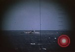 Standbild US Navy u-boot Torpedos markante Japanischen Schiff Palau Inseln, 1945, aus Sekunde 57 historischem Filmmaterial Videoclip 65675052654