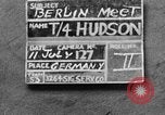 Standbild russischen Beamten Potsdam Deutschland, 1945, aus Sekunde 3 historischem Filmmaterial Videoclip 65675052660