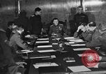 Standbild russischen Beamten Potsdam Deutschland, 1945, aus Sekunde 8 historischem Filmmaterial Videoclip 65675052660