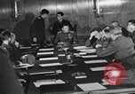 Standbild russischen Beamten Potsdam Deutschland, 1945, aus Sekunde 14 historischem Filmmaterial Videoclip 65675052660