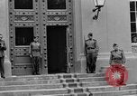 Standbild russischen Beamten Potsdam Deutschland, 1945, aus Sekunde 20 historischem Filmmaterial Videoclip 65675052660