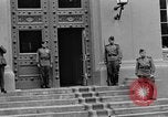 Standbild russischen Beamten Potsdam Deutschland, 1945, aus Sekunde 23 historischem Filmmaterial Videoclip 65675052660