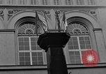 Standbild russischen Beamten Potsdam Deutschland, 1945, aus Sekunde 32 historischem Filmmaterial Videoclip 65675052660