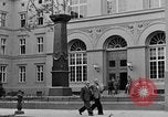 Standbild russischen Beamten Potsdam Deutschland, 1945, aus Sekunde 50 historischem Filmmaterial Videoclip 65675052660