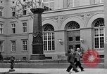Standbild russischen Beamten Potsdam Deutschland, 1945, aus Sekunde 51 historischem Filmmaterial Videoclip 65675052660