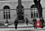 Standbild russischen Beamten Potsdam Deutschland, 1945, aus Sekunde 61 historischem Filmmaterial Videoclip 65675052660