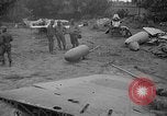Standbild Japanisches Baka-Selbstmordbombenflugzeug Okinawa Ryukyu Inseln, 1945, aus Sekunde 8 historischem Filmmaterial Videoclip 65675052675