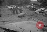 Standbild Japanisches Baka-Selbstmordbombenflugzeug Okinawa Ryukyu Inseln, 1945, aus Sekunde 9 historischem Filmmaterial Videoclip 65675052675