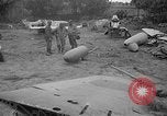Standbild Japanisches Baka-Selbstmordbombenflugzeug Okinawa Ryukyu Inseln, 1945, aus Sekunde 10 historischem Filmmaterial Videoclip 65675052675