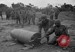 Standbild Japanisches Baka-Selbstmordbombenflugzeug Okinawa Ryukyu Inseln, 1945, aus Sekunde 15 historischem Filmmaterial Videoclip 65675052675