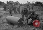Standbild Japanisches Baka-Selbstmordbombenflugzeug Okinawa Ryukyu Inseln, 1945, aus Sekunde 16 historischem Filmmaterial Videoclip 65675052675