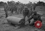 Standbild Japanisches Baka-Selbstmordbombenflugzeug Okinawa Ryukyu Inseln, 1945, aus Sekunde 17 historischem Filmmaterial Videoclip 65675052675