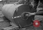 Standbild Japanisches Baka-Selbstmordbombenflugzeug Okinawa Ryukyu Inseln, 1945, aus Sekunde 22 historischem Filmmaterial Videoclip 65675052675