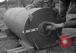 Standbild Japanisches Baka-Selbstmordbombenflugzeug Okinawa Ryukyu Inseln, 1945, aus Sekunde 23 historischem Filmmaterial Videoclip 65675052675