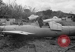 Standbild Japanisches Baka-Selbstmordbombenflugzeug Okinawa Ryukyu Inseln, 1945, aus Sekunde 47 historischem Filmmaterial Videoclip 65675052675