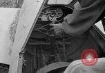 Standbild Japanisches Baka-Selbstmordbombenflugzeug Okinawa Ryukyu Inseln, 1945, aus Sekunde 53 historischem Filmmaterial Videoclip 65675052675