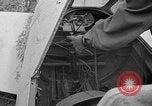 Standbild Japanisches Baka-Selbstmordbombenflugzeug Okinawa Ryukyu Inseln, 1945, aus Sekunde 55 historischem Filmmaterial Videoclip 65675052675