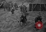 Immagine di Le truppe statunitensi internano i civili a Okinawa Okinawa isole Ryukyu, 1945, secondo 8 filmato di repertorio 65675052676