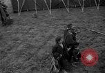 Immagine di Le truppe statunitensi internano i civili a Okinawa Okinawa isole Ryukyu, 1945, secondo 10 filmato di repertorio 65675052676
