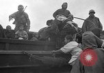 Immagine di Le truppe statunitensi internano i civili a Okinawa Okinawa isole Ryukyu, 1945, secondo 35 filmato di repertorio 65675052676