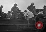 Immagine di Le truppe statunitensi internano i civili a Okinawa Okinawa isole Ryukyu, 1945, secondo 39 filmato di repertorio 65675052676