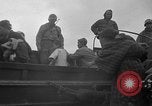 Immagine di Le truppe statunitensi internano i civili a Okinawa Okinawa isole Ryukyu, 1945, secondo 41 filmato di repertorio 65675052676