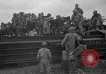 Immagine di Le truppe statunitensi internano i civili a Okinawa Okinawa isole Ryukyu, 1945, secondo 55 filmato di repertorio 65675052676